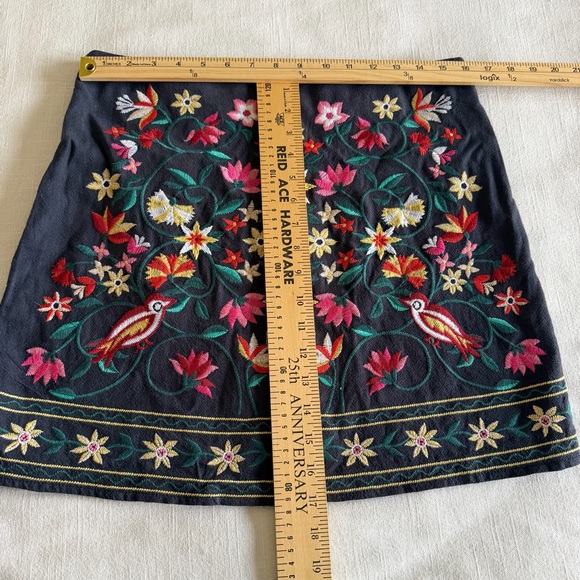 Umgee Skirt Womens L Floral Embroidered Straight Short Mini Boho Festival NWT - Picture 4 of 8